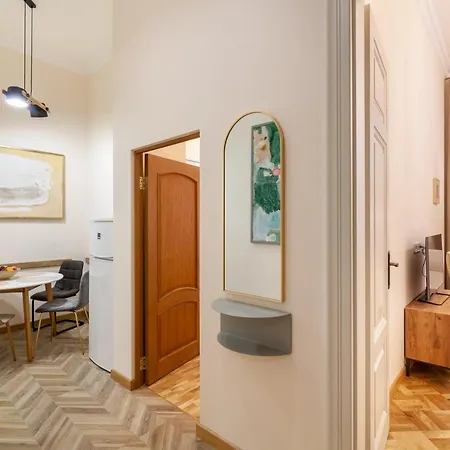 Leogrand On Nyzhankivskogo 3 *